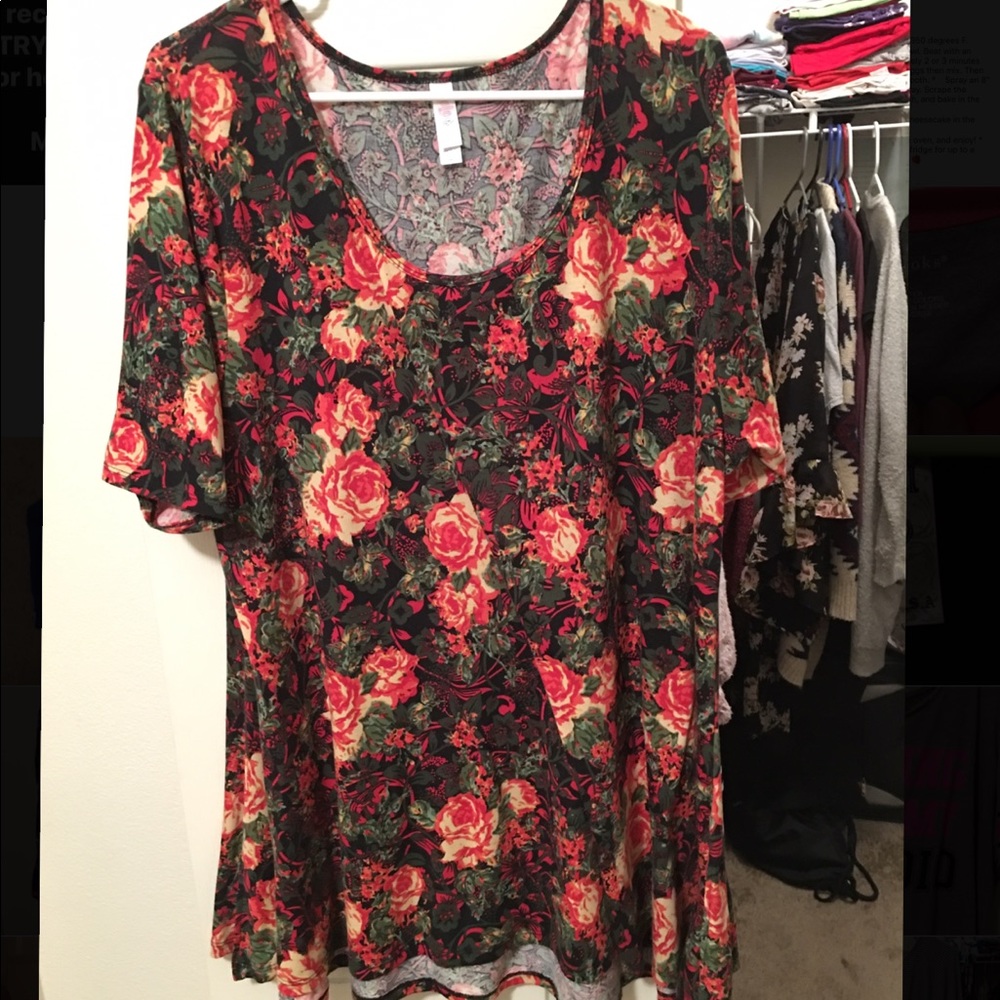 LuLaRoe Perfect T